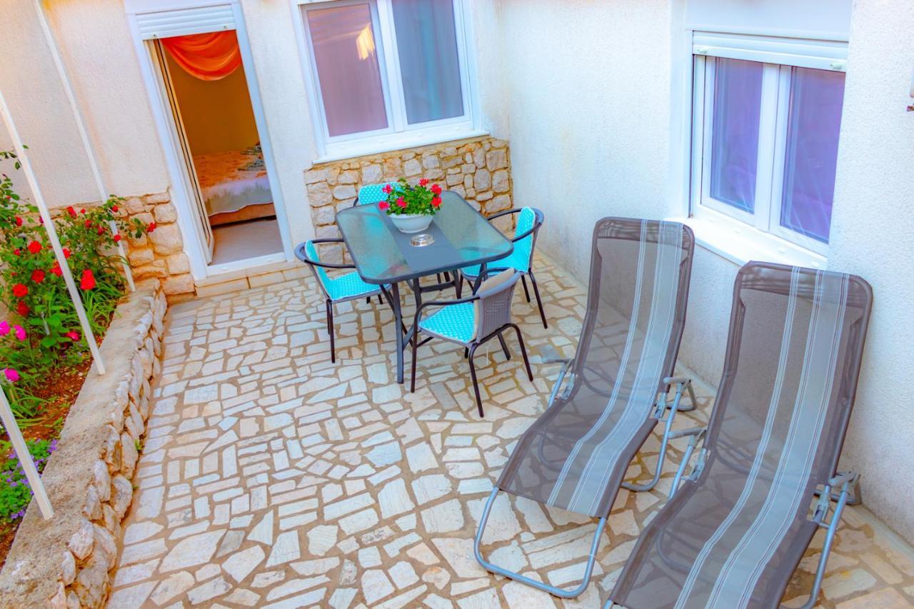 Vacation Home Grill & Chill With 350M2 Garden With Bbq 诺维·维诺多尔斯基 外观 照片